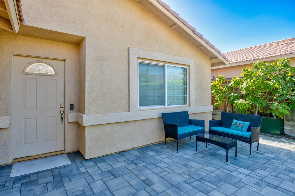 52580 Avenida Navarro