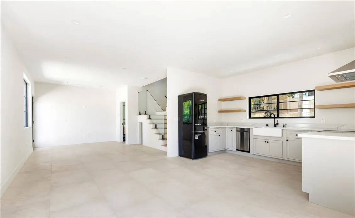 West Hollywood, California 90069, United States, 2 Bedrooms Bedrooms, ,2 BathroomsBathrooms,Residential,Active,168077