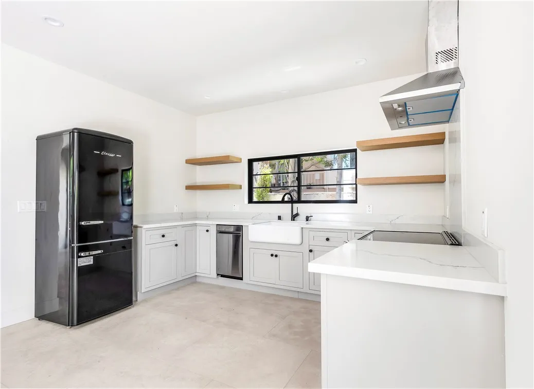 West Hollywood, California 90069, United States, 2 Bedrooms Bedrooms, ,2 BathroomsBathrooms,Residential,Active,168077