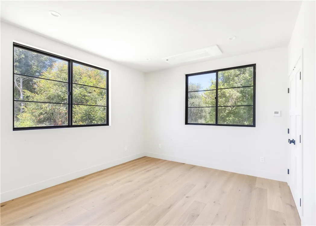 West Hollywood, California 90069, United States, 2 Bedrooms Bedrooms, ,2 BathroomsBathrooms,Residential,Active,168077