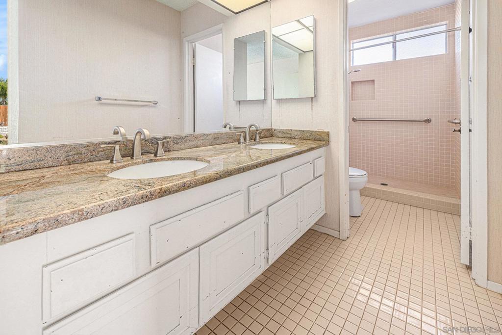 La Costa - Residential