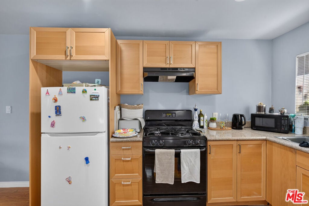 14618 Gilmore Street 4, Los Angeles CA 91411