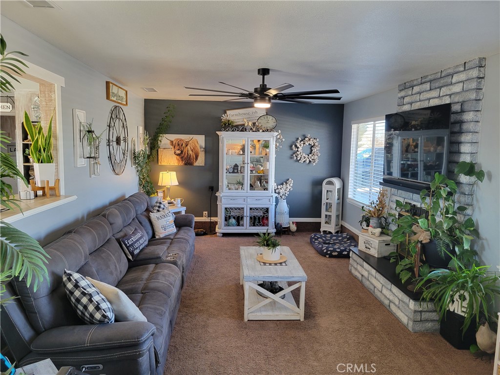 21535 Pine Ridge