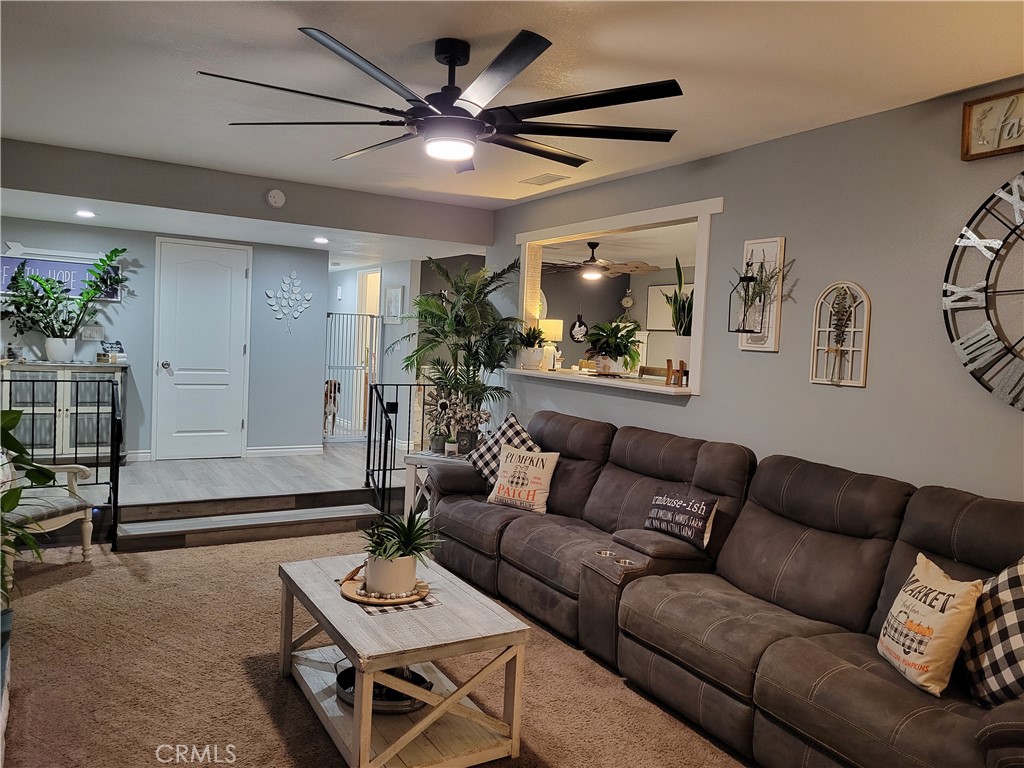 21535 Pine Ridge