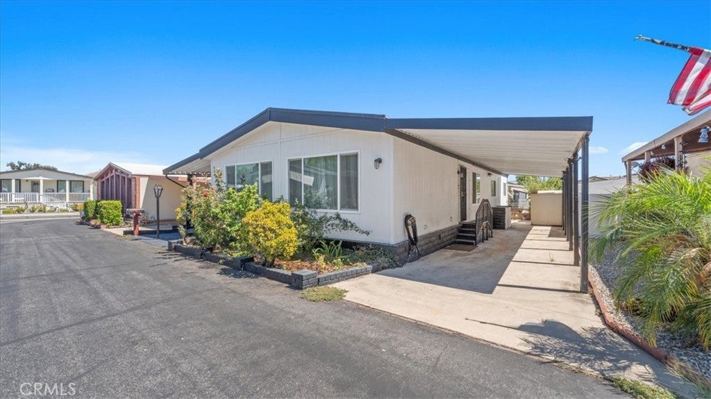 8651 Foothill Boulevard 186