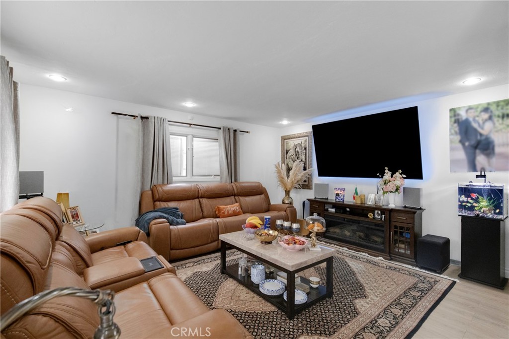 6616 Valley Circle
