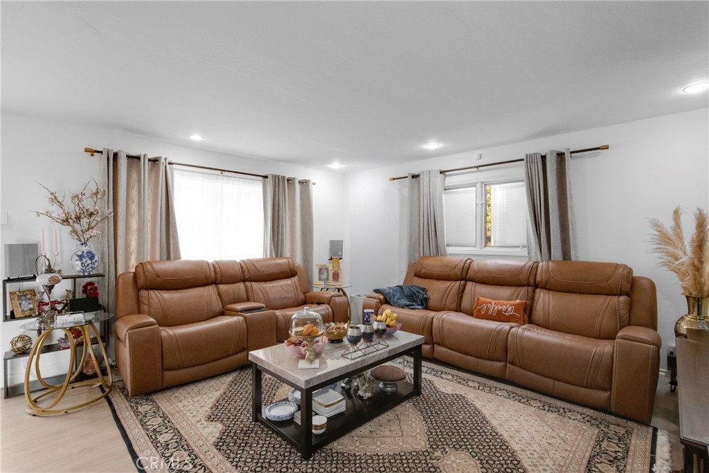 6616 Valley Circle