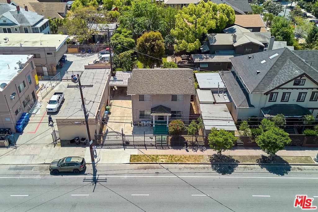 2194 Venice Boulevard