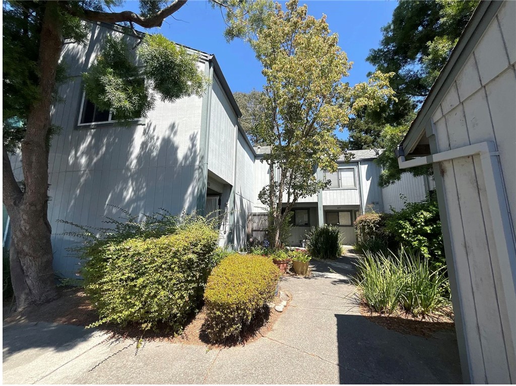 Welcome to this charming two-story townhouse located in a desirable Santa Rosa community. Offering 3 spacious bedrooms and 2.5 bathrooms, this home features a functional floor plan with separate living and dining areas, perfect for both entertaining and everyday living. A cozy wood-burning fireplace adds warmth and ambiance to the living room, while the private patio provides a peaceful outdoor retreat.
The home includes interior laundry, a private one-car garage, and ample storage space throughout. Built in 1986 and spanning approximately 1,228 square feet, this property offers incredible potential for customization and updating to suit your style.
Situated near parks, shopping, and schools, this home combines convenience with comfortable living. Whether you're a first-time buyer, investor, or looking for a project to make your own, 415 Occidental Circle presents a fantastic opportunity to own in Santa Rosa.