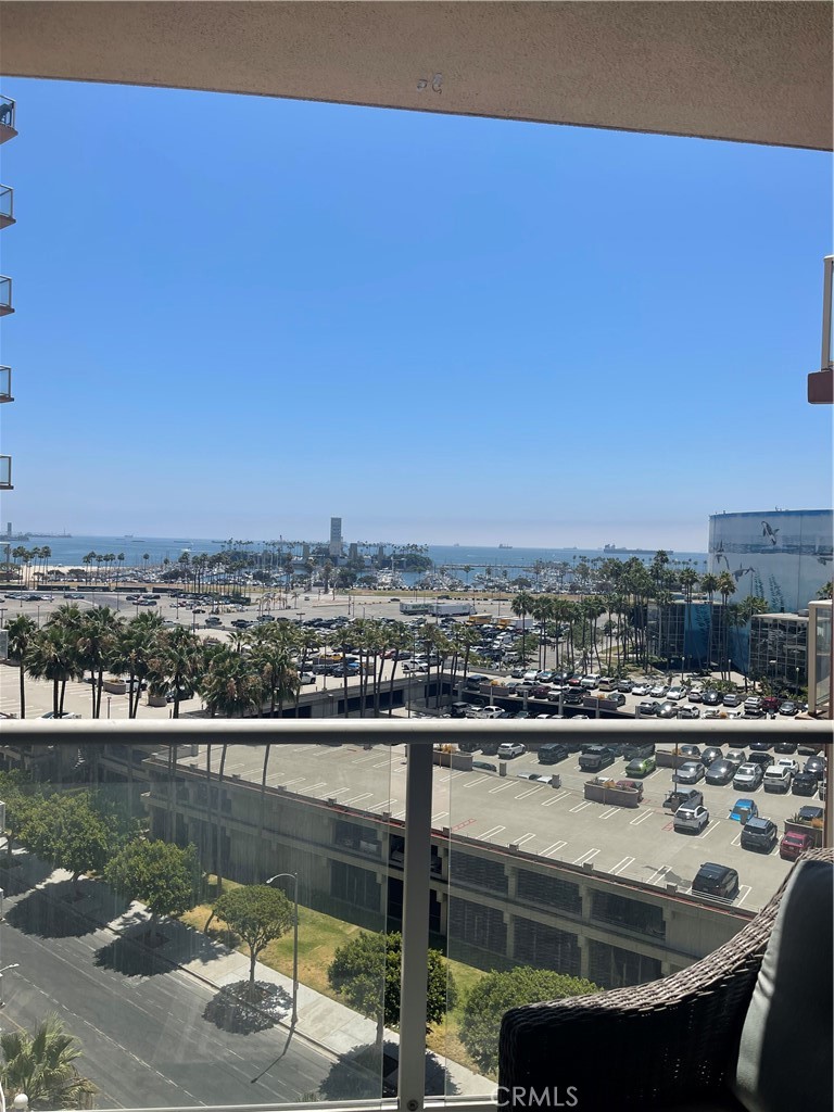 388 E Ocean Boulevard 718