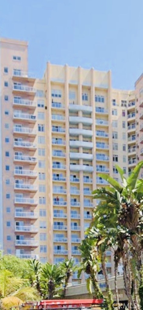 388 E Ocean Boulevard 718