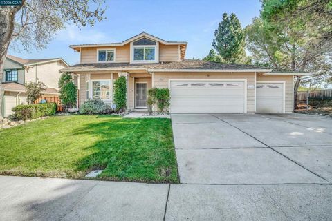 Photo of 2833 Bellflower Dr, Antioch, CA 94531 (MLS # 41127065)