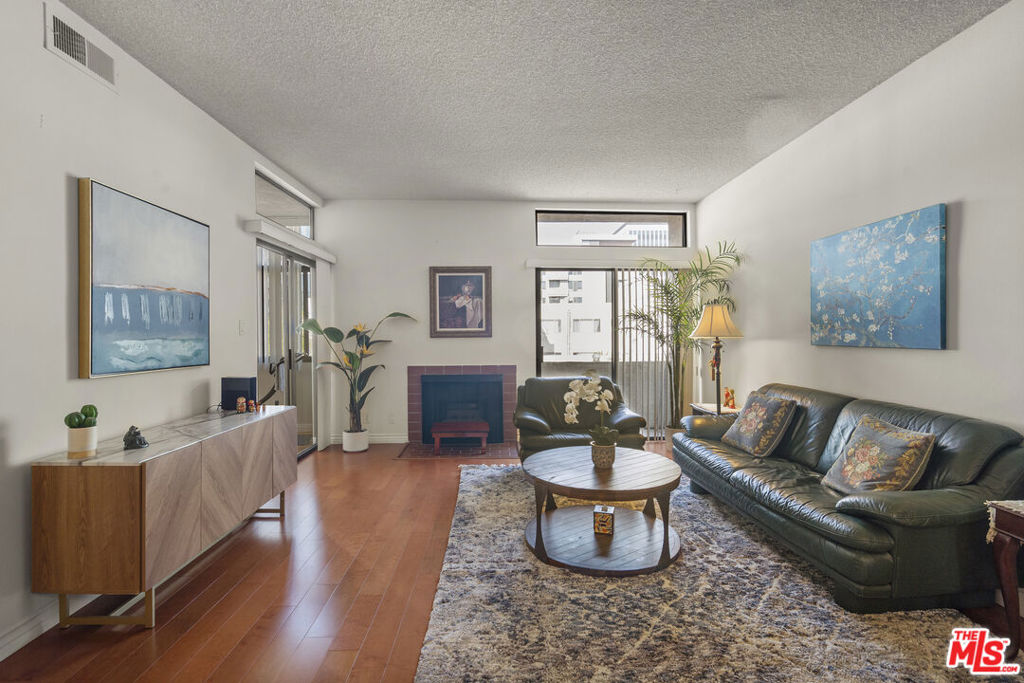 729 S Hobart Boulevard 40