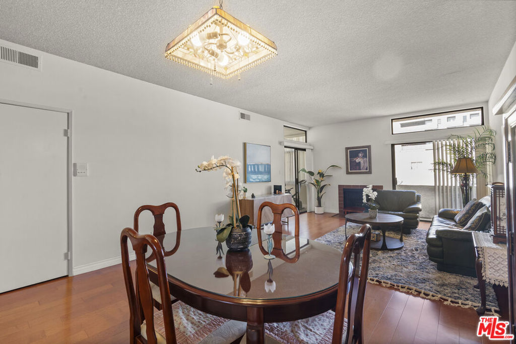 729 S Hobart Boulevard 40
