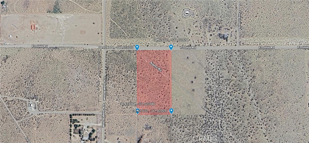 Main image without alt text