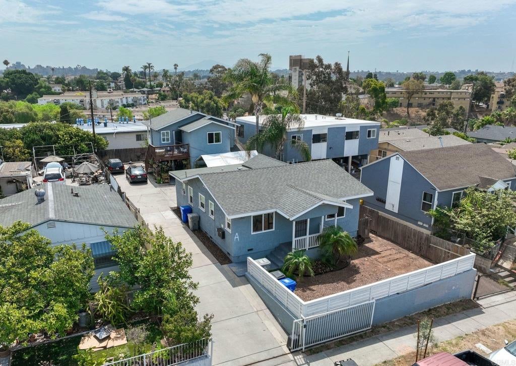 3827 Winona Ave