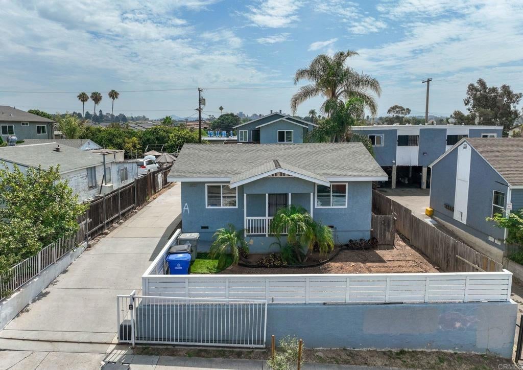 3827 Winona Ave