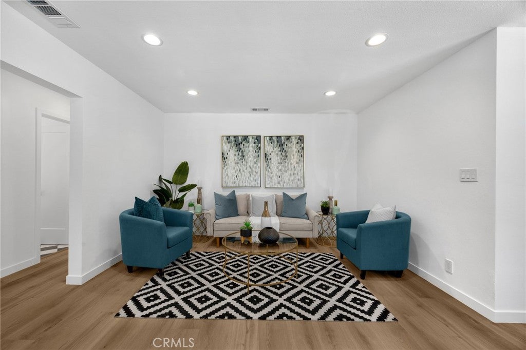 6112 Freckles
