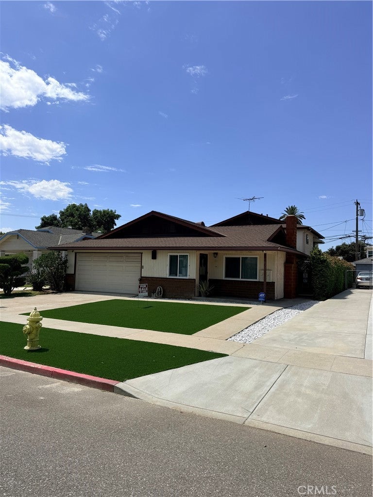1833 S 3rd