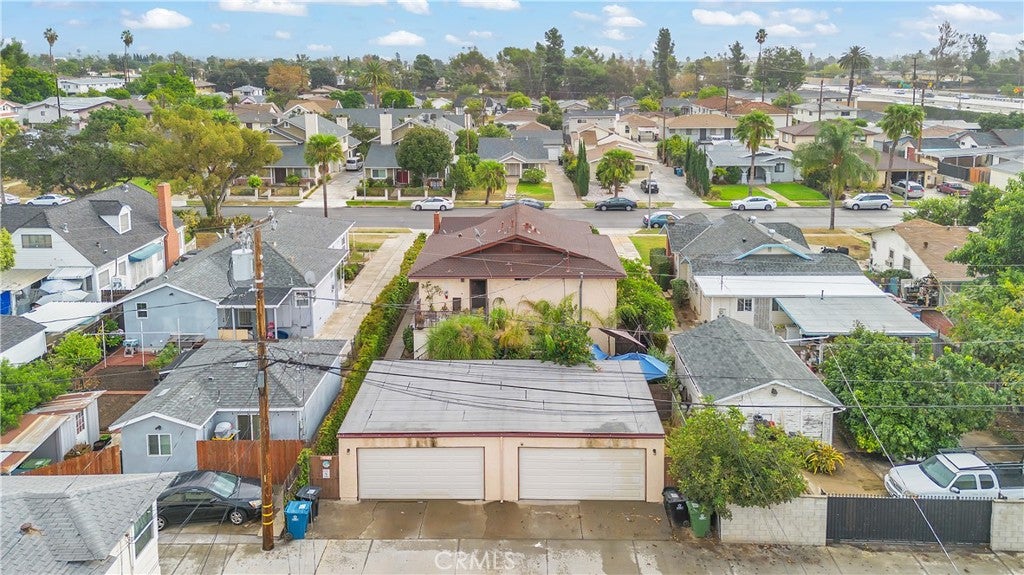 1833 S 3rd