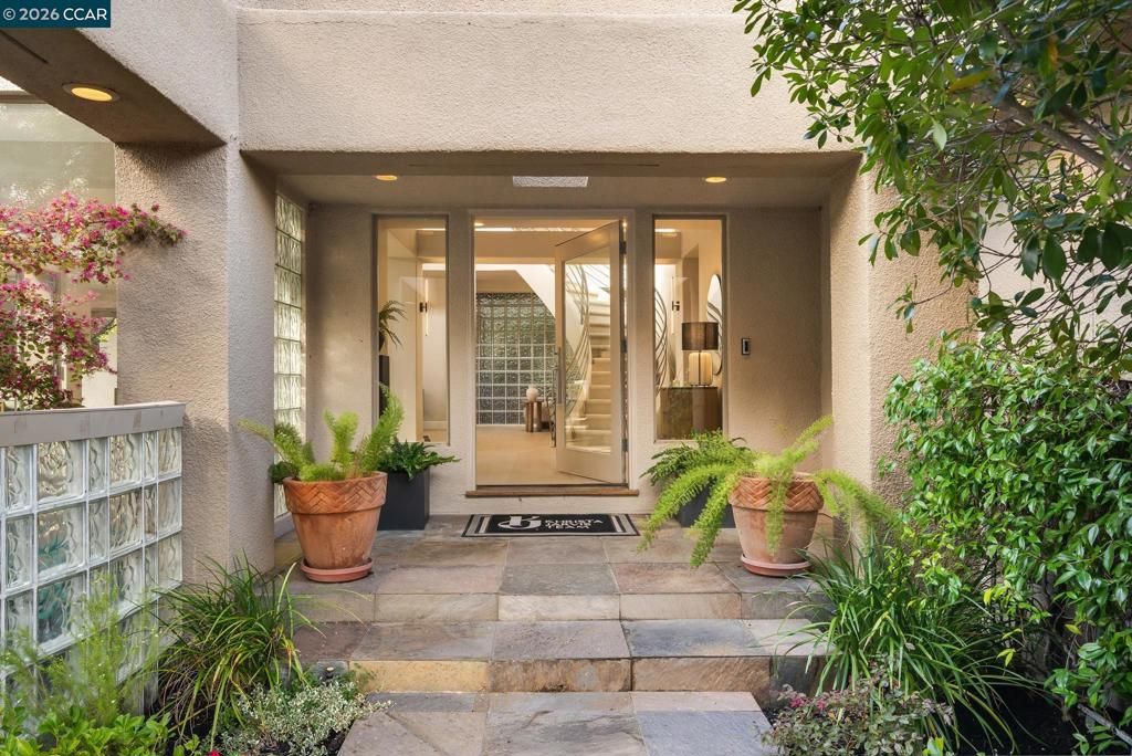 Photo of 4257 Golden Oak Court, Danville, CA 94506 (MLS # 41130887)