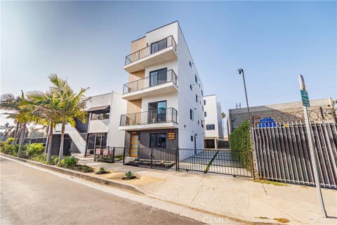 Photo of 13461 Beach Avenue, Marina Del Rey, CA 90292 (MLS # BB26166338)
