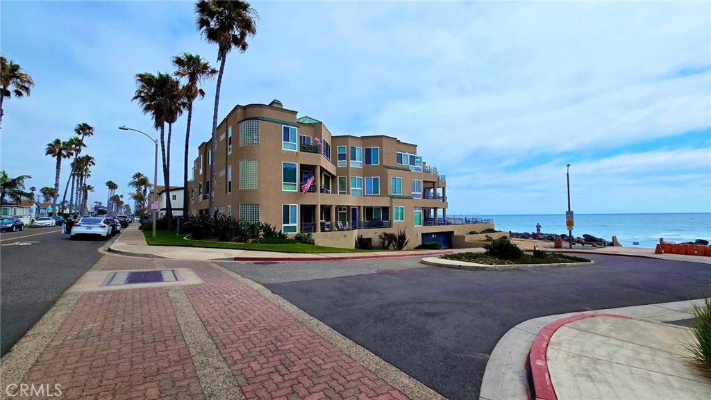 901 S Pacific Street 301