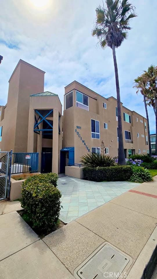 901 S Pacific Street 301