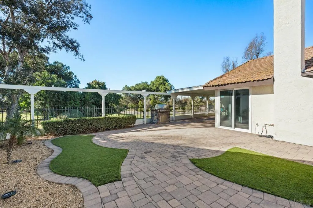 San Diego, California 92128, United States, 3 Bedrooms Bedrooms, ,2 BathroomsBathrooms,Residential,Active,238262