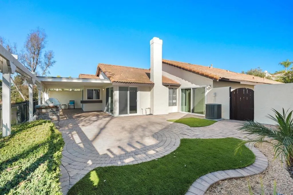 San Diego, California 92128, United States, 3 Bedrooms Bedrooms, ,2 BathroomsBathrooms,Residential,Active,238262