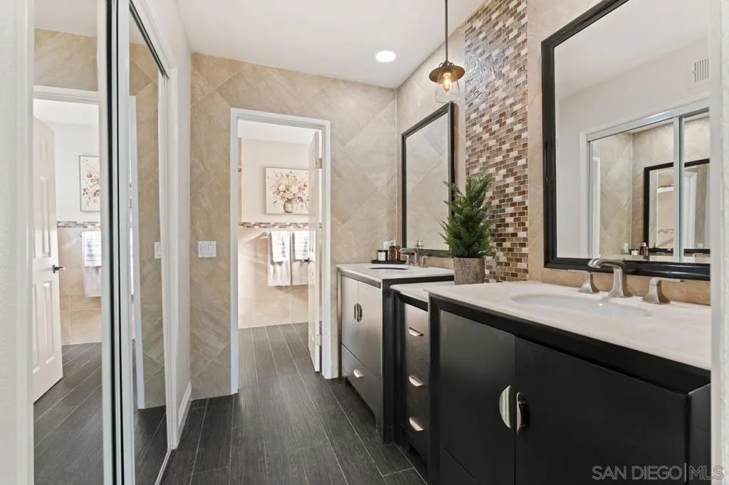 San Diego, California 92128, United States, 3 Bedrooms Bedrooms, ,2 BathroomsBathrooms,Residential,Active,238262