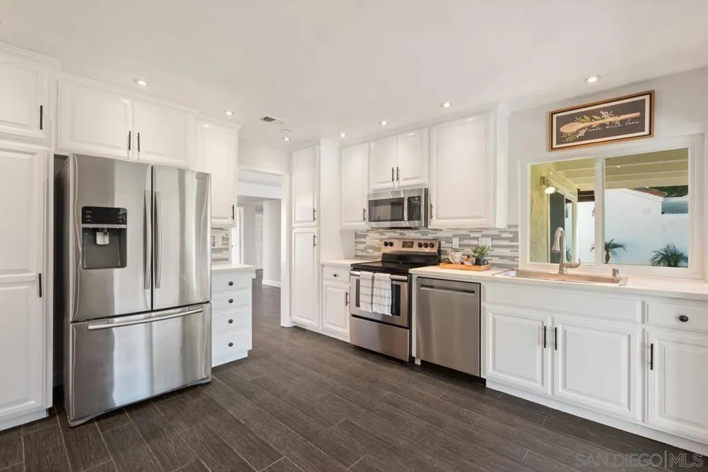 San Diego, California 92128, United States, 3 Bedrooms Bedrooms, ,2 BathroomsBathrooms,Residential,Active,238262