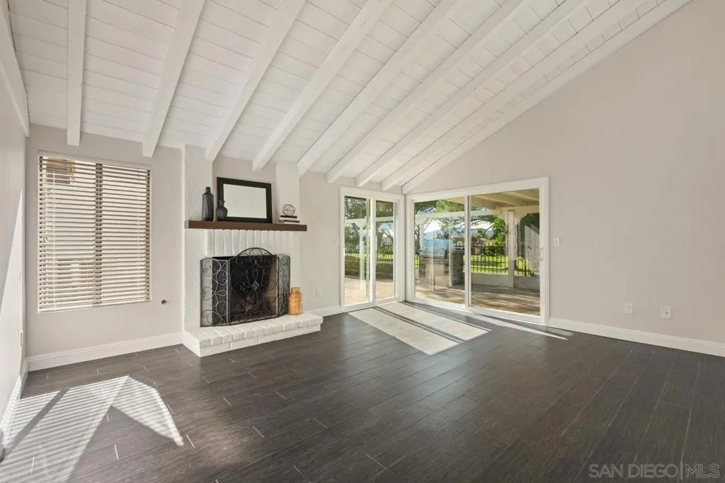 San Diego, California 92128, United States, 3 Bedrooms Bedrooms, ,2 BathroomsBathrooms,Residential,Active,238262