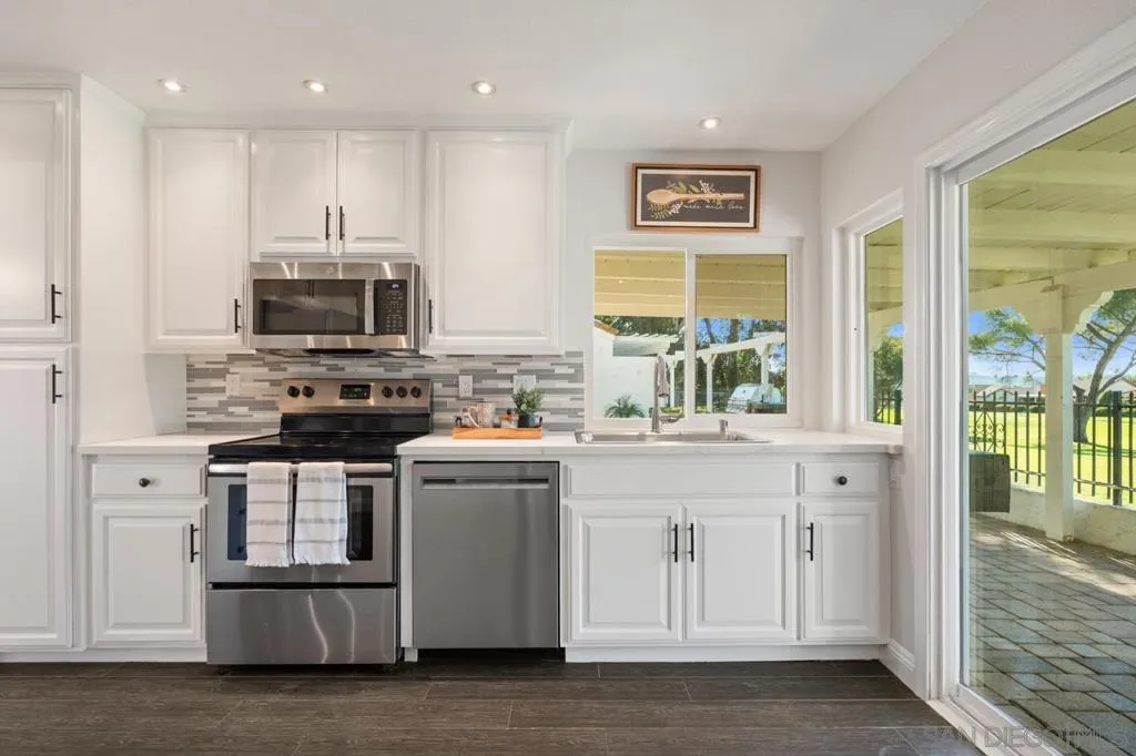 San Diego, California 92128, United States, 3 Bedrooms Bedrooms, ,2 BathroomsBathrooms,Residential,Active,238262