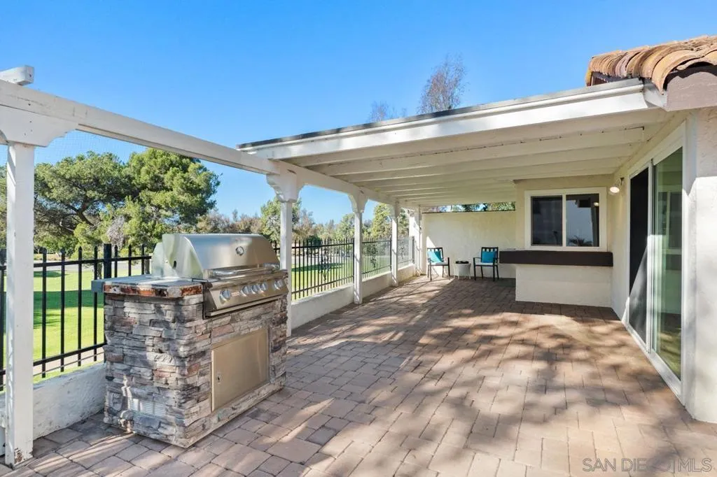 San Diego, California 92128, United States, 3 Bedrooms Bedrooms, ,2 BathroomsBathrooms,Residential,Active,238262