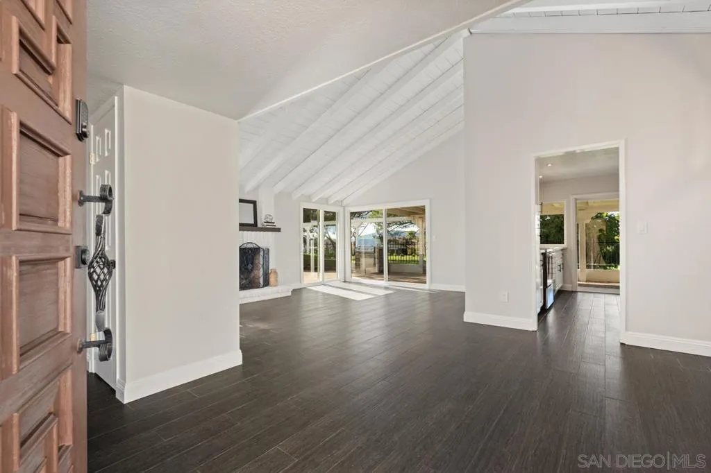 San Diego, California 92128, United States, 3 Bedrooms Bedrooms, ,2 BathroomsBathrooms,Residential,Active,238262