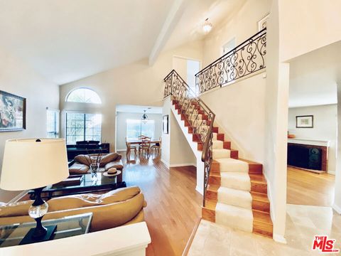 Photo of 3856 Cottonwood Grove Trail, Calabasas, CA 91301 (MLS # 26785331)