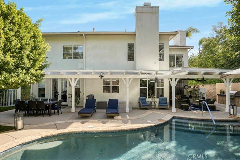 Tiny photo for 7439 Dorie Drive, West Hills, CA 91307 (MLS # SR26014943)