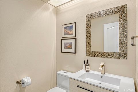 Tiny photo for 7439 Dorie Drive, West Hills, CA 91307 (MLS # SR26014943)