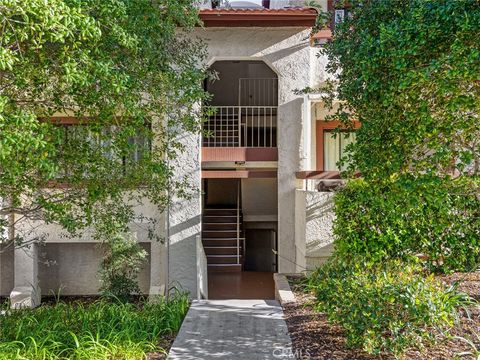Photo of 18053 Sundowner Way #626, Canyon Country, CA 91387 (MLS # SR26111315)