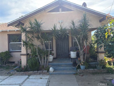 Photo of 244 N 10th St, Santa Paula, CA 93060 (MLS # SR26087039)