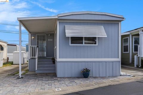 Photo of 36 Cayuga St, Oakley, CA 94561 (MLS # 41126860)