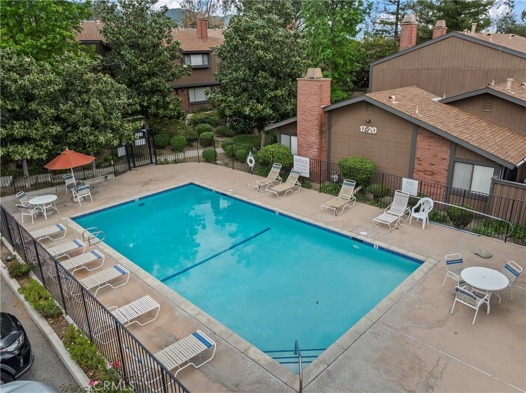 14456 Foothill 47