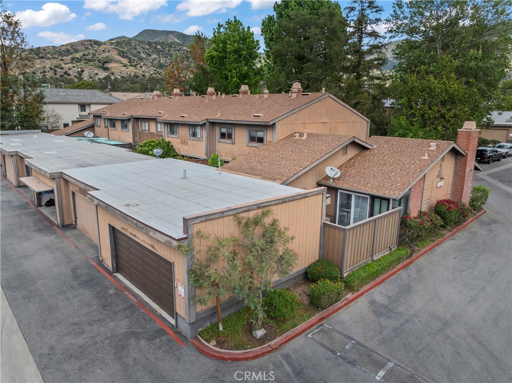 14456 Foothill 47