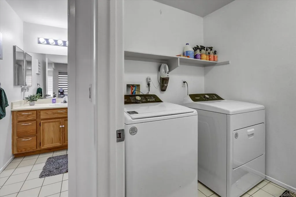 San Diego, California 92154, United States, 3 Bedrooms Bedrooms, ,3 BathroomsBathrooms,Residential,Active,163872