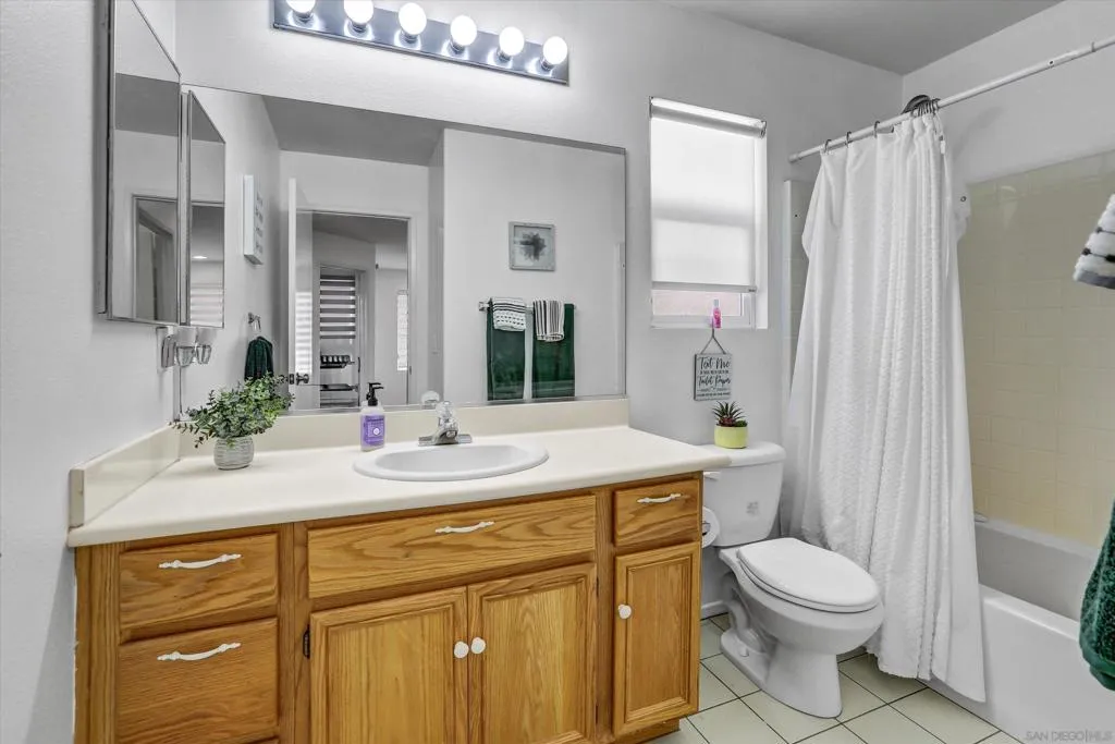 San Diego, California 92154, United States, 3 Bedrooms Bedrooms, ,3 BathroomsBathrooms,Residential,Active,163872