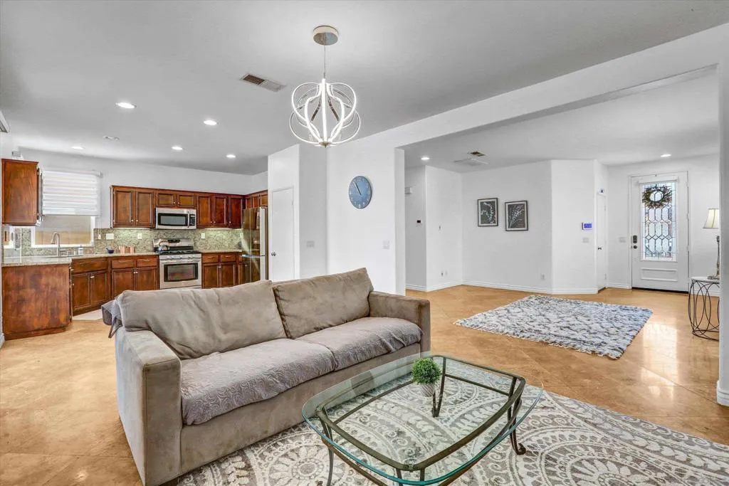 San Diego, California 92154, United States, 3 Bedrooms Bedrooms, ,3 BathroomsBathrooms,Residential,Active,163872