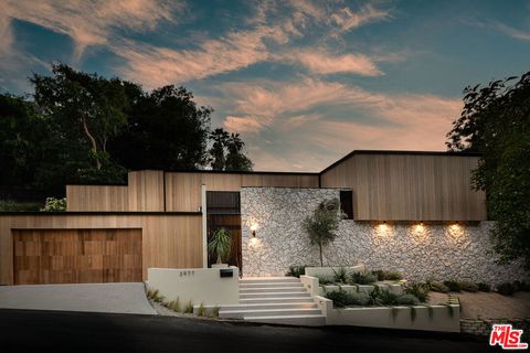 3977 Oeste Avenue Studio City CA 91604