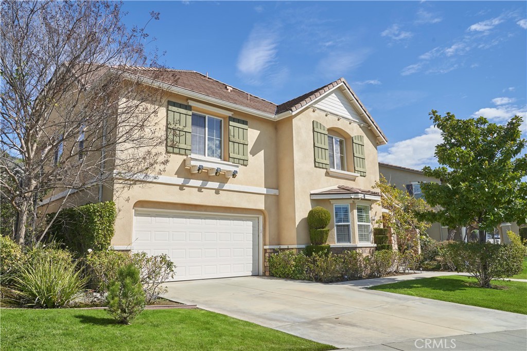 689 E Boxwood Lane