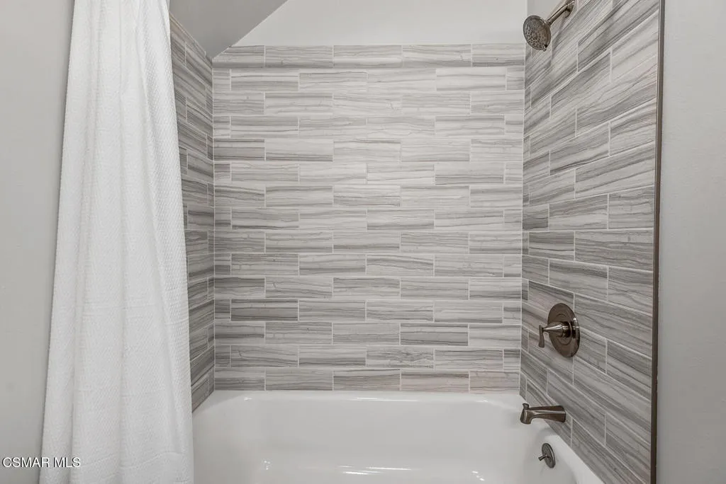 Westlake Village, California 91361, United States, 3 Bedrooms Bedrooms, ,3 BathroomsBathrooms,Residential,Active,185412